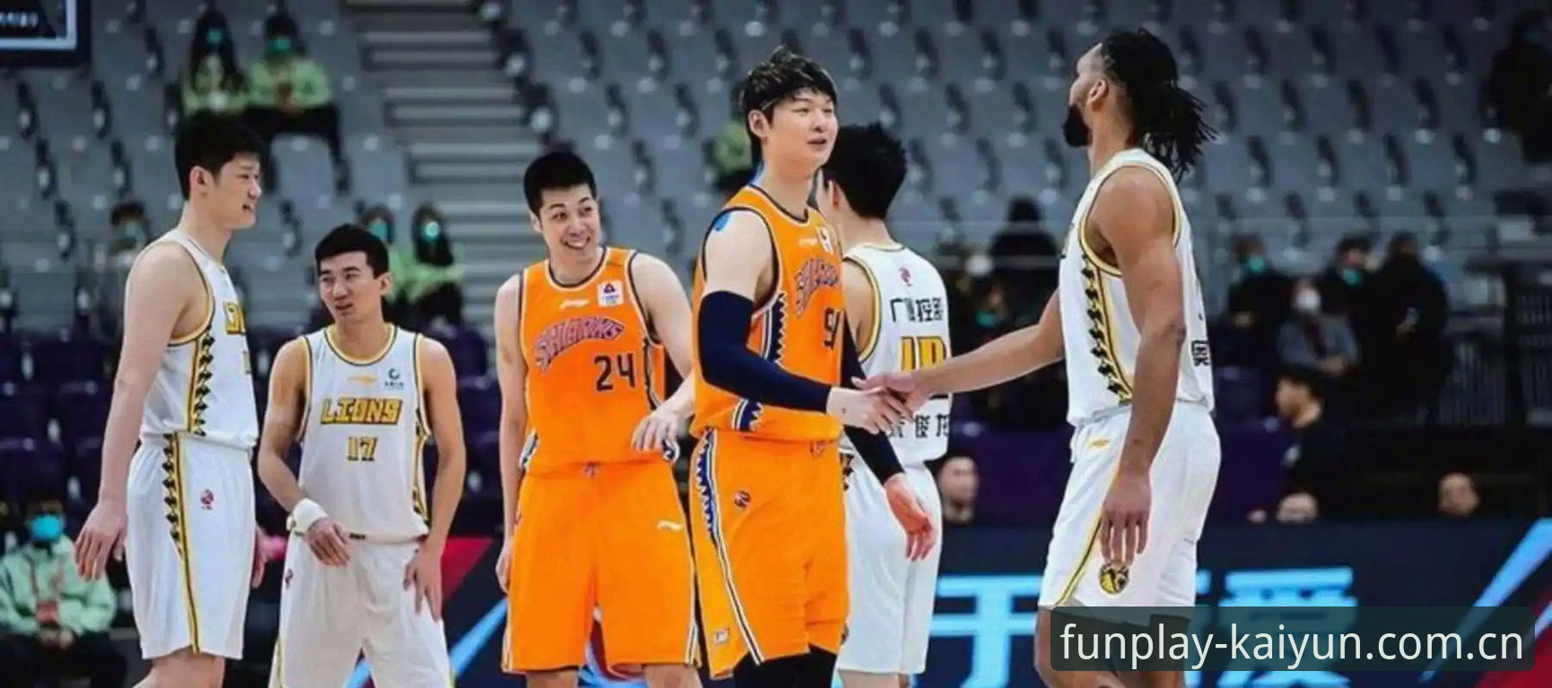 上海男篮G4战术深度分析：季后赛轮换与体能分配如何决定战局？